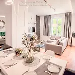Family Luxury Wonder Heaven Apartment, 50m M Cassino Street, First - 3 Bedrooms&studio, Second - 2 Bedrooms&studio, Private Parking W Cenie, Summerwinter Brand Сопот