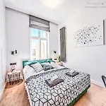 Family Luxury Wonder Heaven Apartment, 50m M Cassino Street, First - 3 Bedrooms&studio, Second - 2 Bedrooms&studio, Private Parking W Cenie, Summerwinter Brand Апартаменты