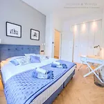 Апартаменты Family Luxury Wonder Heaven Apartment, 50m M Cassino Street, First - 3 Bedrooms&studio, Second - 2 Bedrooms&studio, Private Parking W Cenie, Summerwinter Brand