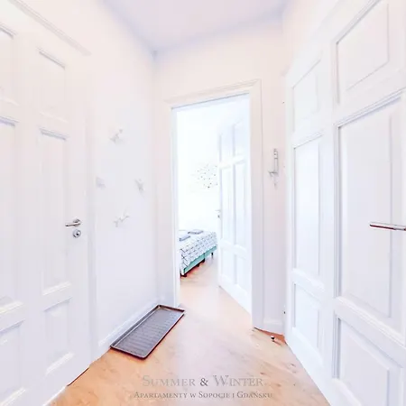 Family Luxury Wonder Heaven Apartment, 50m M Cassino Street, First - 3 Bedrooms&studio, Second - 2 Bedrooms&studio, Private Parking W Cenie, Summerwinter Brand Appartamento *