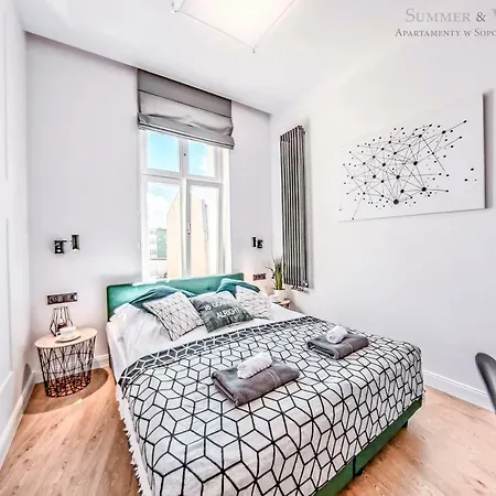 Summerwinter - 2 Luxury Wonder & Heaven Apartaments, 100m M Cassino - 2 Or 3 Bedrooms & Sofa, Parking Апартаменты