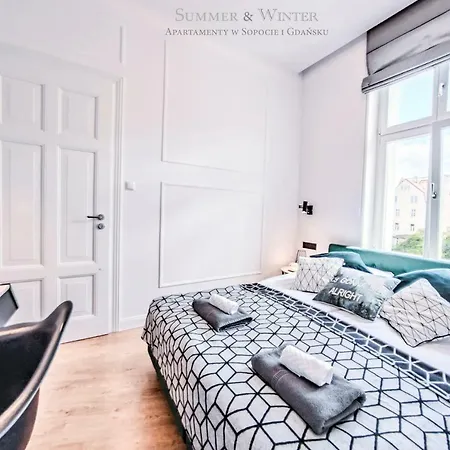 Apartment Family Luxury Wonder Heaven Apartment, 50m M Cassino Street, First - 3 Bedrooms&studio, Second - 2 Bedrooms&studio, Private Parking W Cenie, Summerwinter Brand *