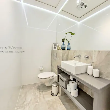 Family Luxury Wonder Heaven Apartment, 50m M Cassino Street, First - 3 Bedrooms&studio, Second - 2 Bedrooms&studio, Private Parking W Cenie, Summerwinter Brand