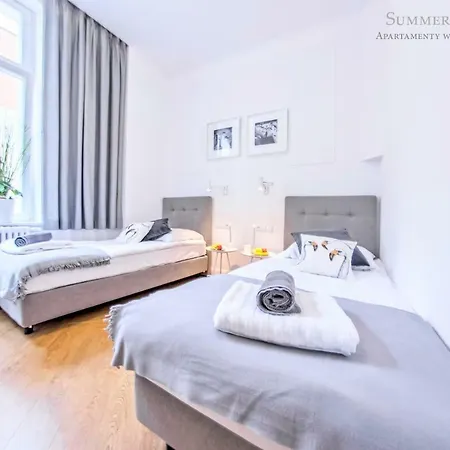 Summerwinter - 2 Luxury Wonder & Heaven Apartaments, 100m M Cassino - 2 Or 3 Bedrooms & Sofa, Parking