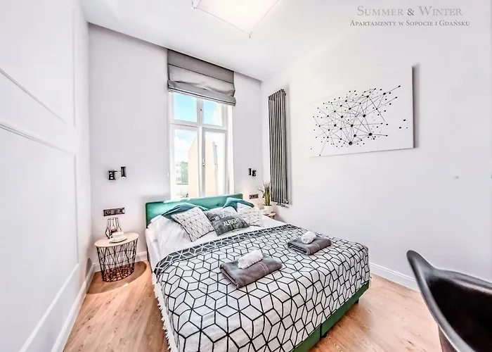 Family Luxury Wonder Heaven Apartment, 50m M Cassino Street, First - 3 Bedrooms&studio, Second - 2 Bedrooms&studio, Private Parking W Cenie, Summerwinter Brand アパート