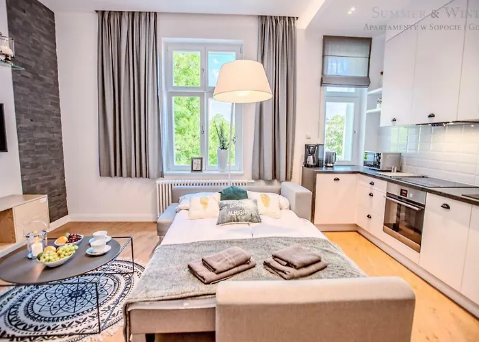 Family Luxury Wonder Heaven Apartment, 50m M Cassino Street, First - 3 Bedrooms&studio, Second - 2 Bedrooms&studio, Private Parking W Cenie, Summerwinter Brand Appartamento