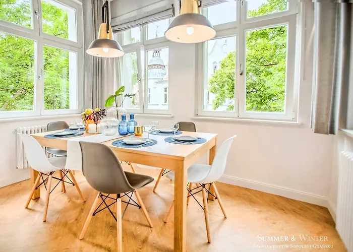 Family Luxury Wonder Heaven Apartment, 50m M Cassino Street, First - 3 Bedrooms&studio, Second - 2 Bedrooms&studio, Private Parking W Cenie, Summerwinter Brand アパート *